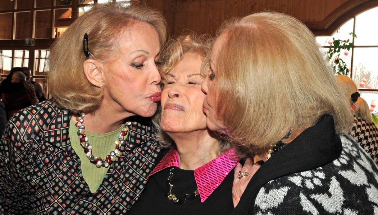 Le gemelle Kessler e Bibi Johns