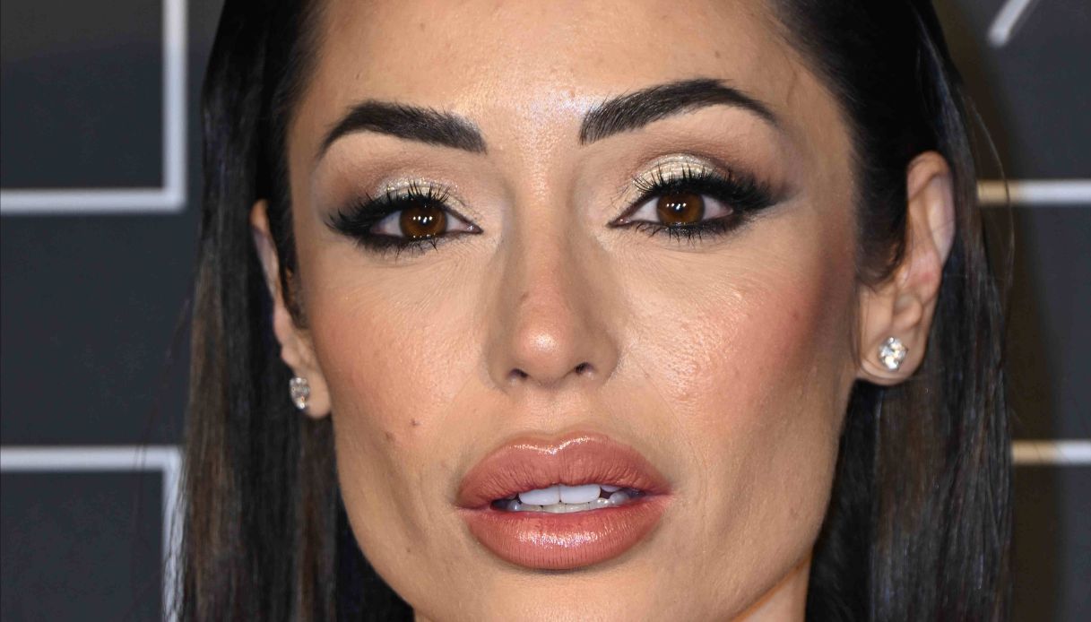 Raffaella Fico è incinta, le parole a Verissimo: “È arrivato inaspettatamente” Raffaella Fico è incinta, le parole a Verissimo: “È arrivato inaspettatamente”