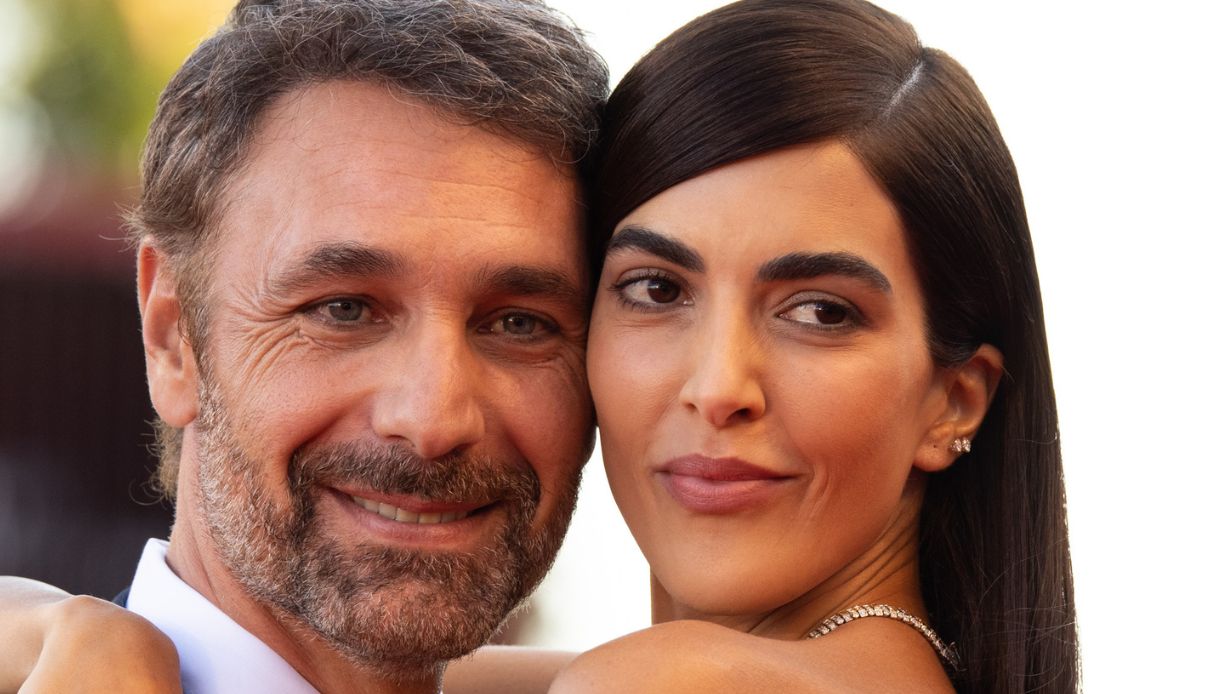 Raoul Bova e Rocio Munoz Morales riuniti per amore delle figlie. La sorpresa dell’attore Raoul Bova e Rocio Munoz Morales riuniti per amore delle figlie. La sorpresa dell’attore