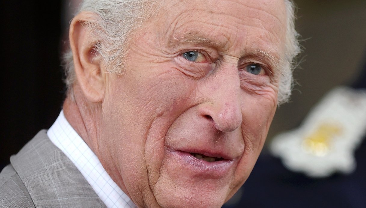 Re Carlo non rallenta: “Così salva la reputazione della famiglia”. Camilla preoccupata Re Carlo non rallenta: “Così salva la reputazione della famiglia”. Camilla preoccupata