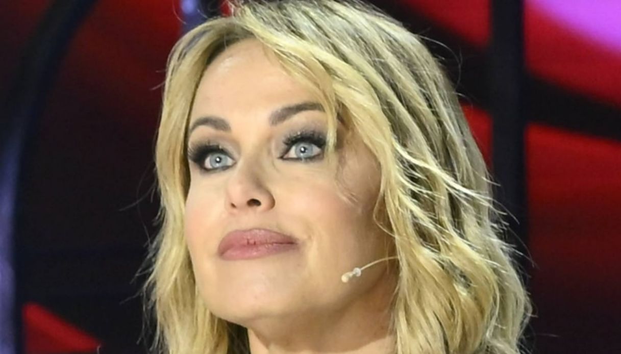 Sonia Bruganelli piange a Domenica In: “Ho sbagliato a dire quella cosa su Bonolis” Sonia Bruganelli piange a Domenica In: “Ho sbagliato a dire quella cosa su Bonolis”