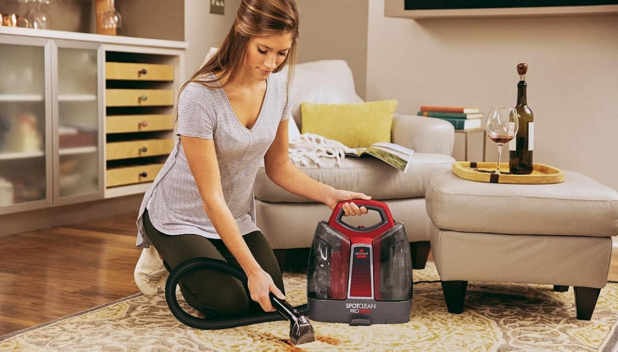 Lo hai già visto su TikTok. È il lavatappezzeria più venduto sul web sul quale devi investire adesso