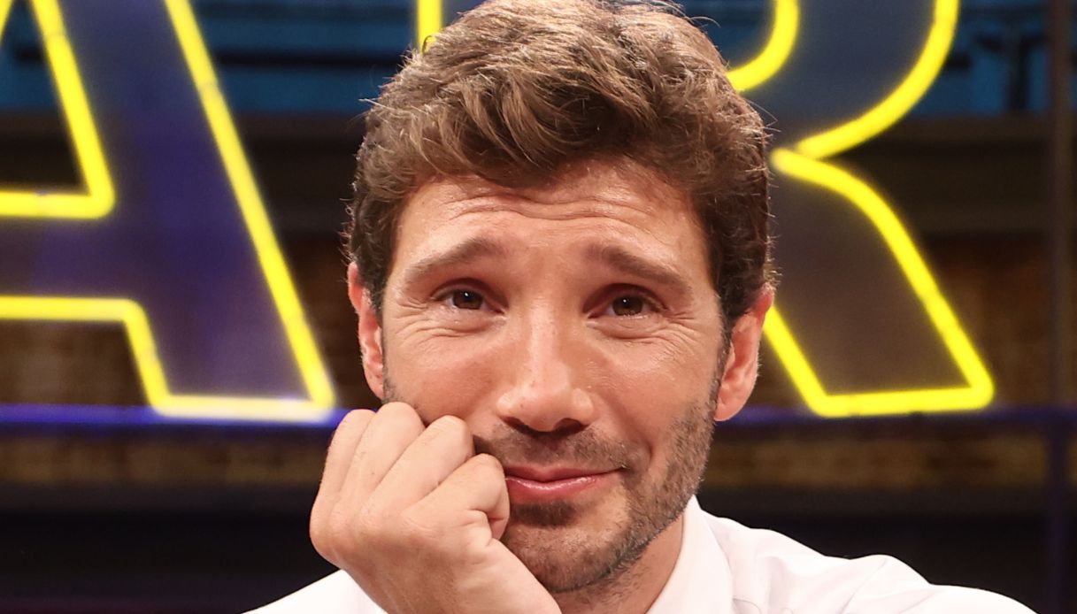 Stefano De Martino, Affari Tuoi riapre i casting: come partecipare Stefano De Martino, Affari Tuoi riapre i casting: come partecipare