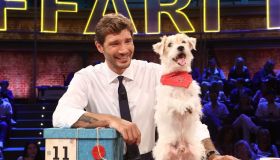 Affari Tuoi, Stefano De Martino in meditazione: Gennarino porta fortuna