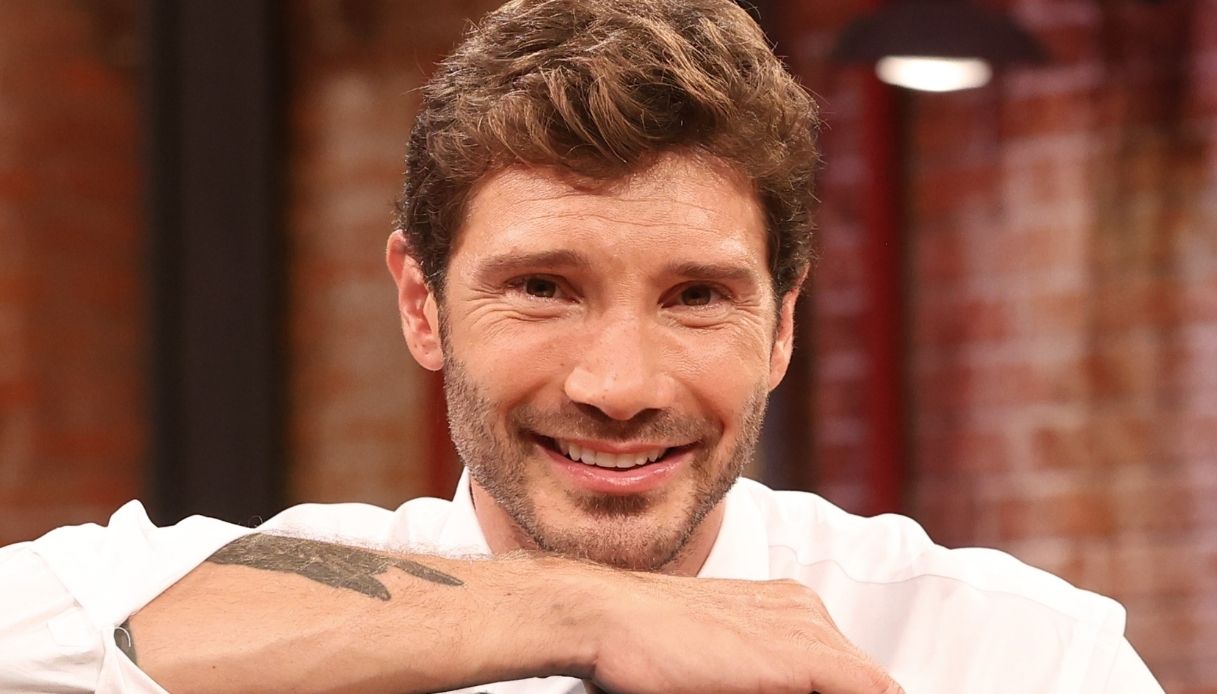 Affari Tuoi, è razzia di pacchi rossi: la mossa di Stefano De Martino per risollevare la partita