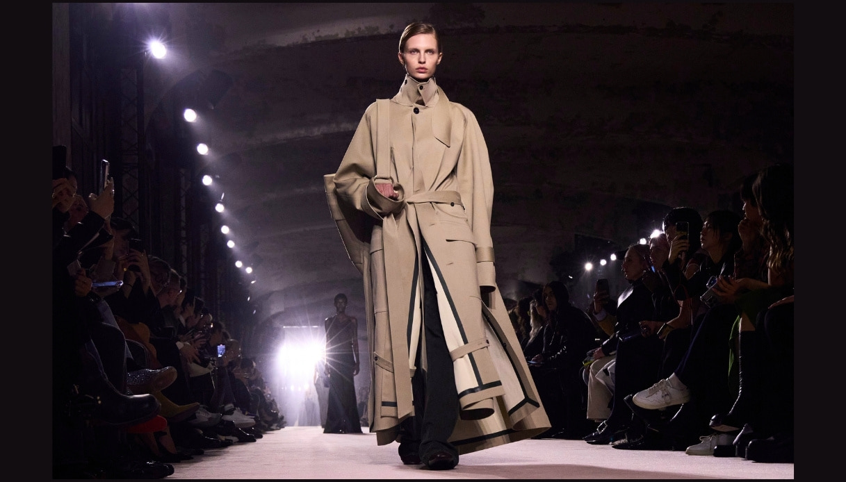 trench mania i modelli da non lasciarsi sfuggire nell8217autunno 2025 tra femminilit224 e mistero