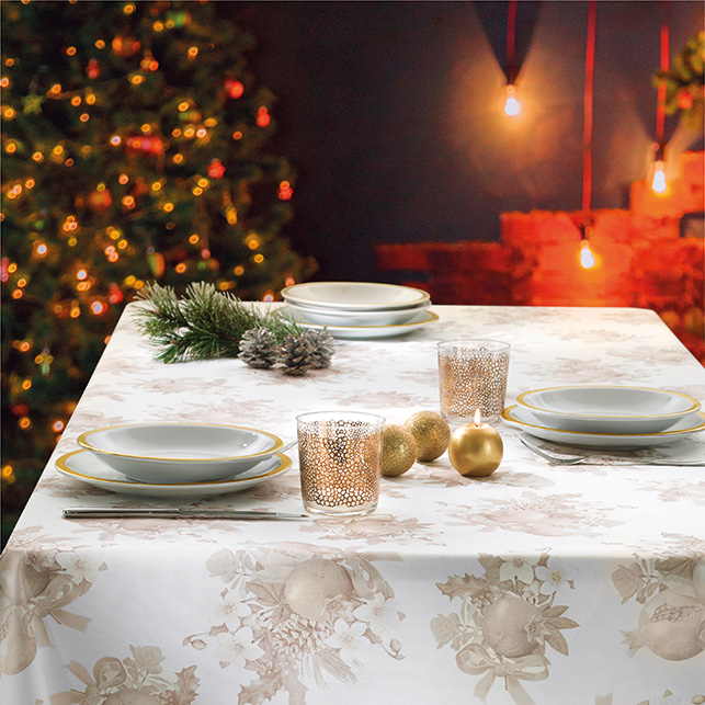 Tovaglia Vallesusa Casa con decorazione Melograni su tavola apparecchiata per le feste.