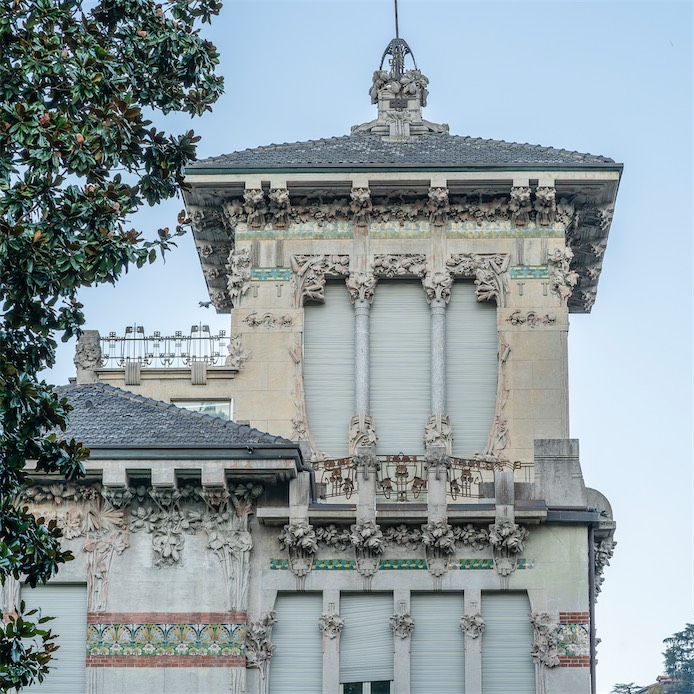 Villa Bernasconi dimora liberty sul Lago di Como - torre