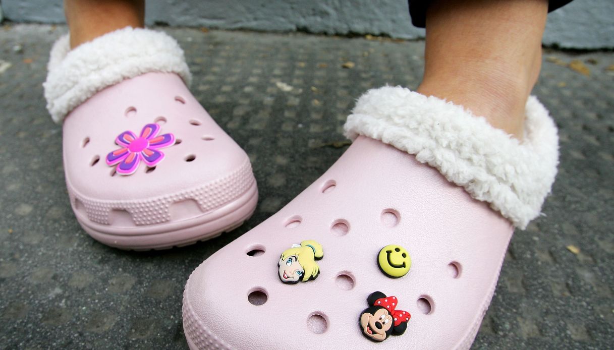 Le ciabatte più vendute, ma in versione invernale, sono la cosa più cozy che indosserai in questa stagione