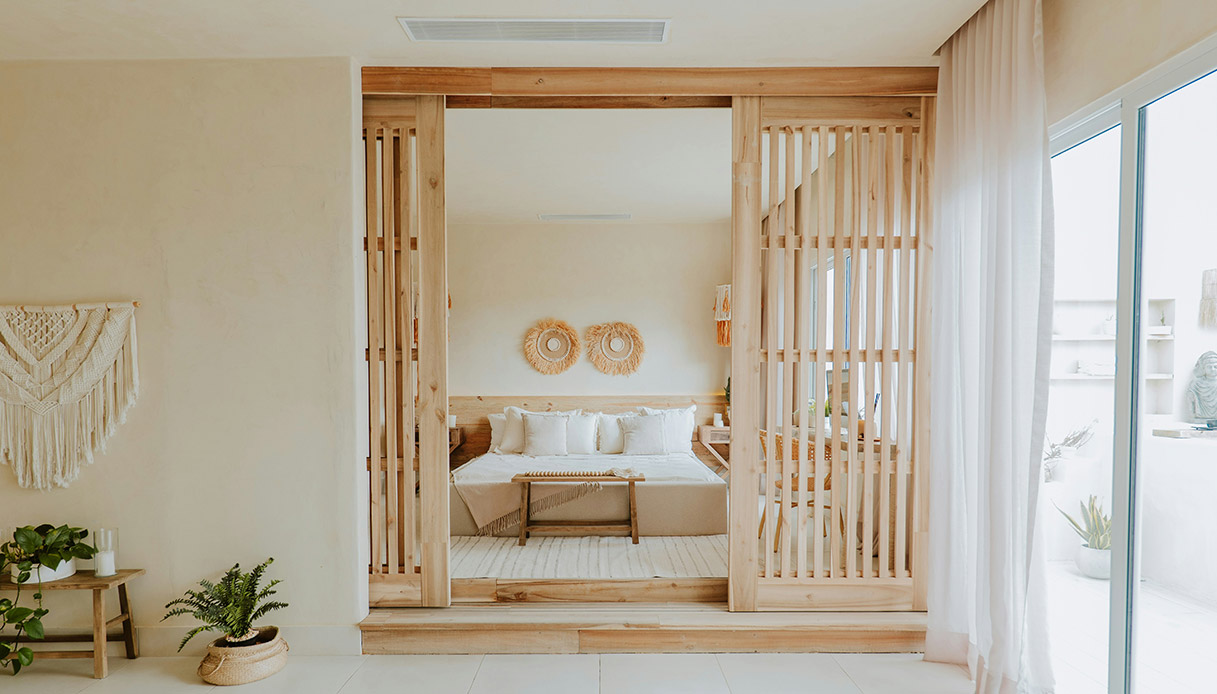 Dividere gli spazi senza muri. 5 idee di design per separare con stile