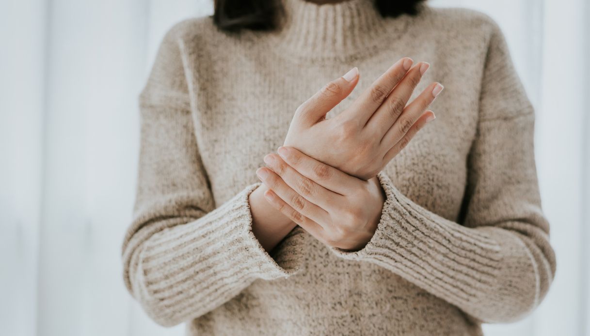 Dolori articolari, gli integratori naturali più potenti: la top 10 di antinfiammatori che Funzionano