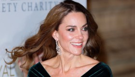 Kate Middleton incanta alla Royal Variety Performance: diamanti e abito da diva