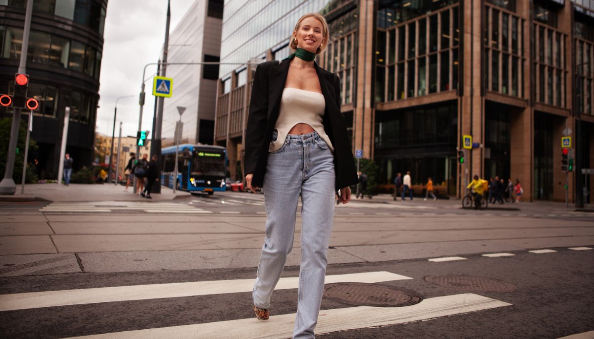 Welcome to ’90, i jeans che hanno fatto la storia tornano di moda. E devi averli subito