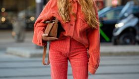 I pantaloni in velluto a coste non sono mai stati così cool (e sono caldi e comodi per l’inverno)