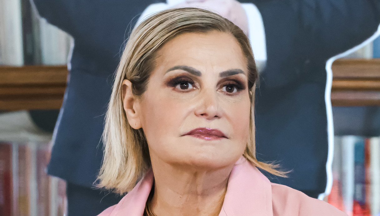 Grande Fratello non va in onda il 6 novembre, quando torna Simona Ventura Grande Fratello non va in onda il 6 novembre, quando torna Simona Ventura