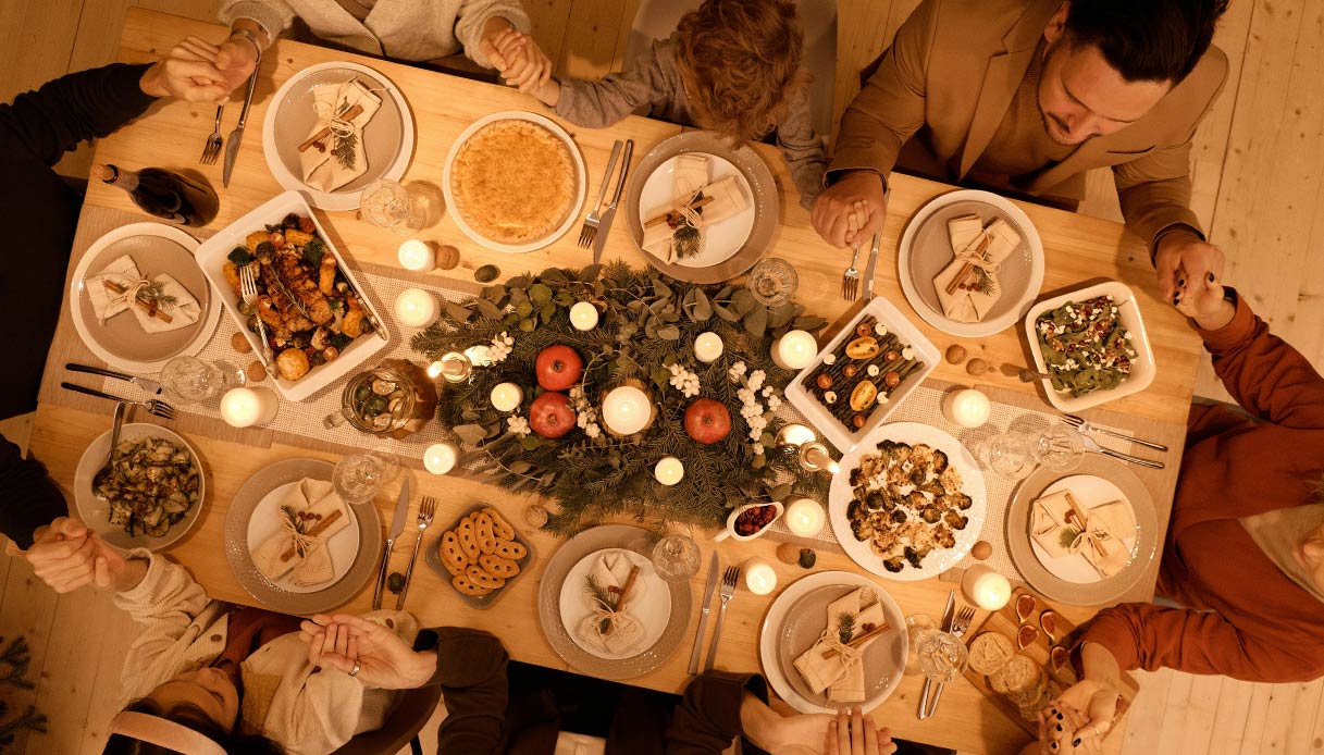 tendenze natalizie 2025 come allestire la tua tavola con stile