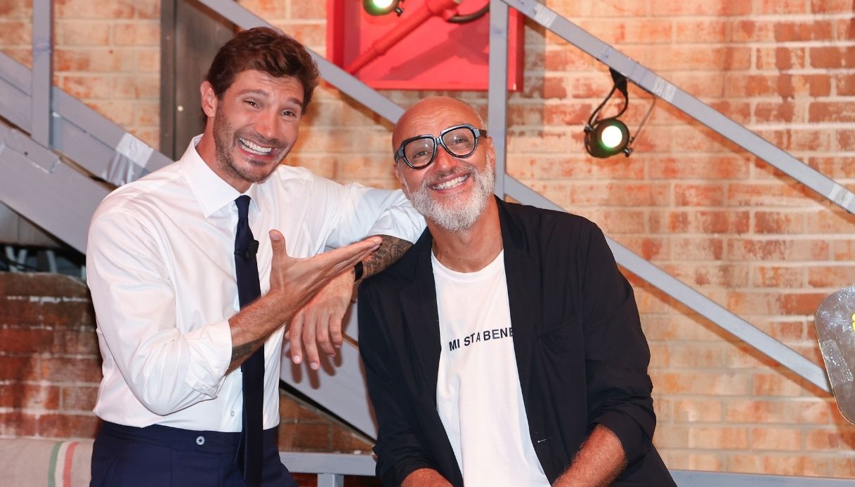 affari tuoi stefano de martino risponde a berlusconi parte lo sfott242 a gerry scotti da Dilei.it affari tuoi stefano de martino risponde a berlusconi parte lo sfott242 a gerry scotti