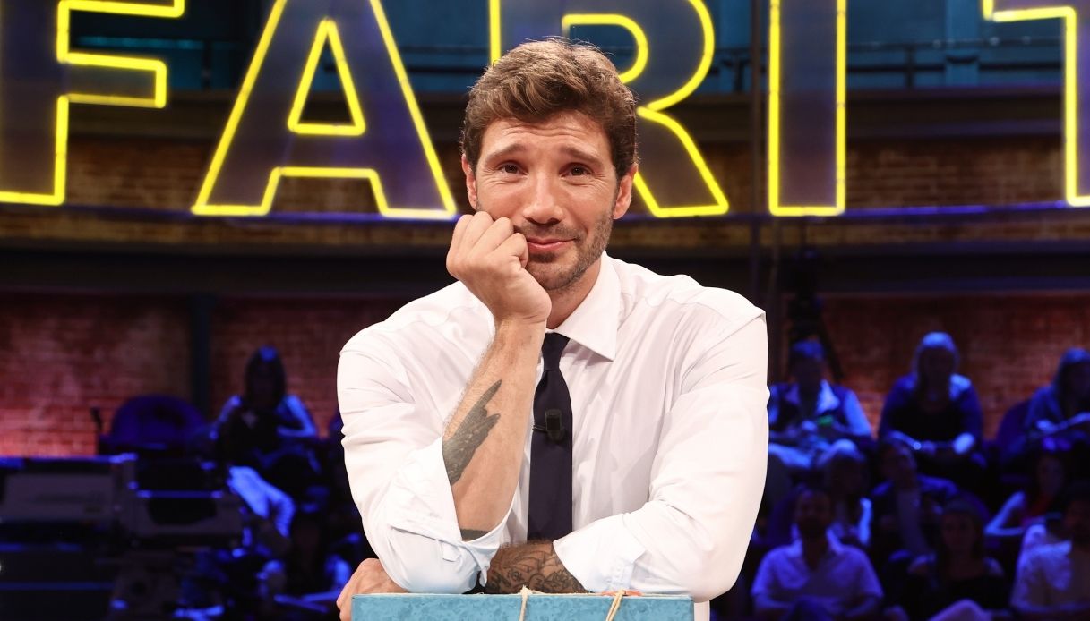 Affari Tuoi, non conduce Stefano De Martino: perché c’è Herbert al suo posto