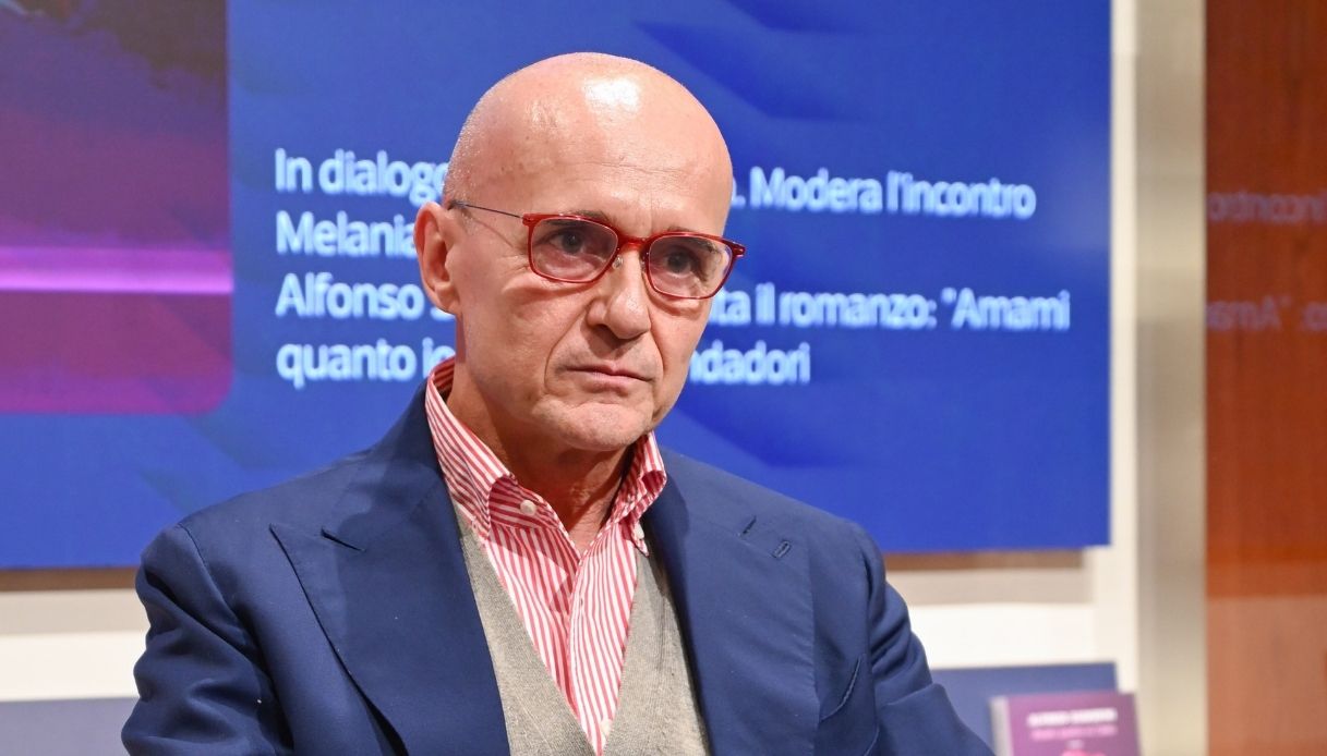 Alfonso Signorini rompe il silenzio sulle accuse di Corona: la dura replica