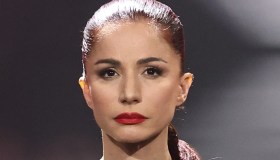 Andrea Delogu, il viaggio con la coppa di Ballando e il dono al padre nel Natale più difficile