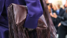 Le borse con frange sono la nostra nuova ossessione: guida all’accessorio statement del momento