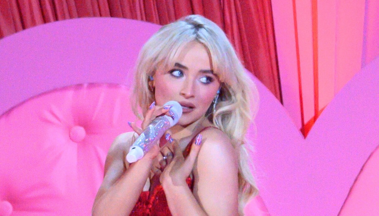 Bunny Bangs, cos’è la frangia alla Sabrina Carpenter che dona a tutte (ma proprio a tutte) Bunny Bangs, cos’è la frangia alla Sabrina Carpenter che dona a tutte (ma proprio a tutte)