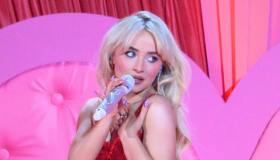 Bunny Bangs, cos’è la frangia alla Sabrina Carpenter che dona a tutte (ma proprio a tutte)