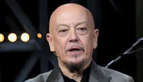 Enrico Ruggeri, le parole in ospedale dopo l’operazione: “Ho evitato la foto terribile, ora inizia il silenzio”