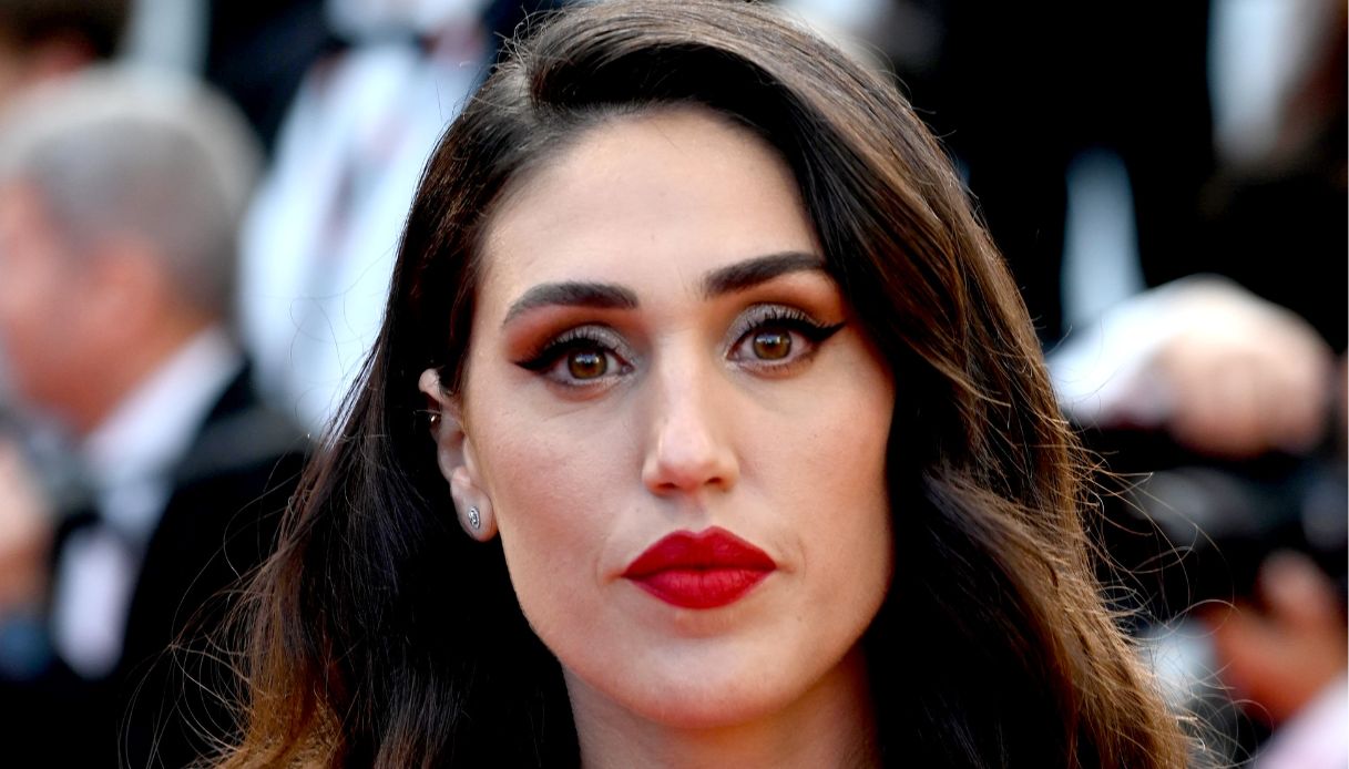 Il completo in lana caldo è il segreto effortless e chic per affrontare l’inverno dentro e fuori casa. Parola di Cecilia Rodriguez Il completo in lana caldo è il segreto effortless e chic per affrontare l’inverno dentro e fuori casa. Parola di Cecilia Rodriguez