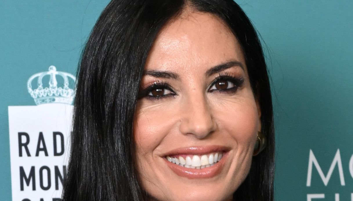 elisabetta gregoraci fiori trasparenze e piume il look sensuale a napoli da Dilei.it elisabetta gregoraci fiori trasparenze e piume il look sensuale a napoli