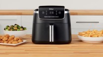 Cucina leggero e gustoso con un semplice tocco: la friggitrice 4 in 1 è l’alleata smart da avere in cucina