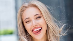 10 arricciacapelli bestseller che ti faranno dire addio al parrucchiere (e ti regaleranno una piega wow)