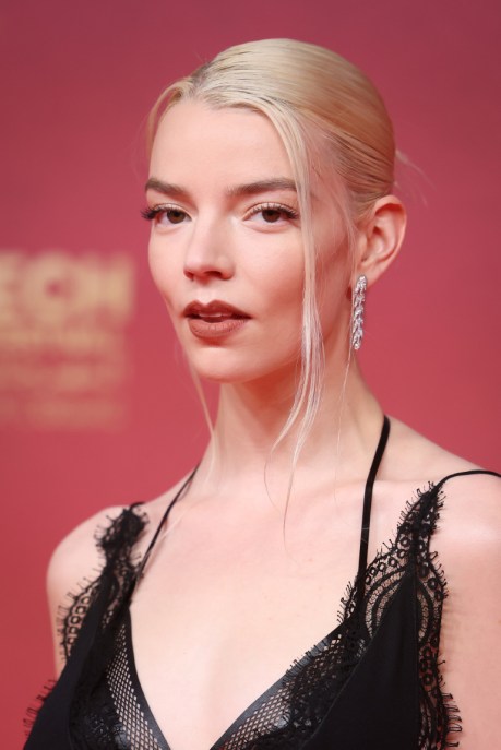 Anya Taylor-Joy sbito nero red carpet