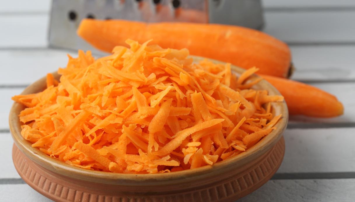 L’insalata di carote fa dimagrire? La verità del nutrizionista dietro al trend social L’insalata di carote fa dimagrire? La verità del nutrizionista dietro al trend social