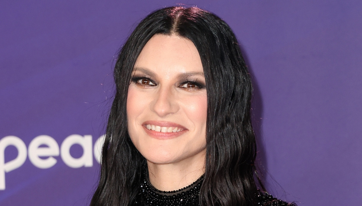laura pausini come madonna per la tv statunitense il look omaggio che incanta da Dilei.it laura pausini come madonna per la tv statunitense il look omaggio che incanta