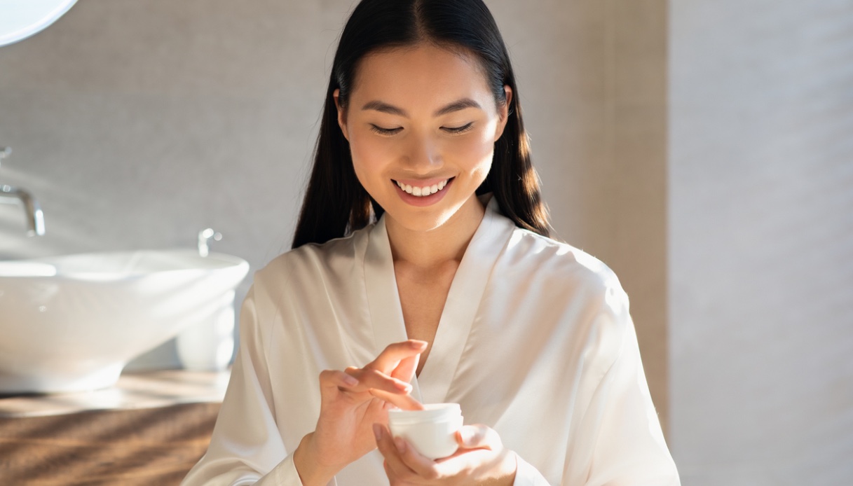 Ti basta una sola crema per idratare viso, corpo, mani e piedi. Le 5 formulazioni da provare questo inverno Ti basta una sola crema per idratare viso, corpo, mani e piedi. Le 5 formulazioni da provare questo inverno