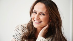 I primi segni del tempo si fanno vedere? Prova con queste creme, over 40, da tenere sempre nel beauty case