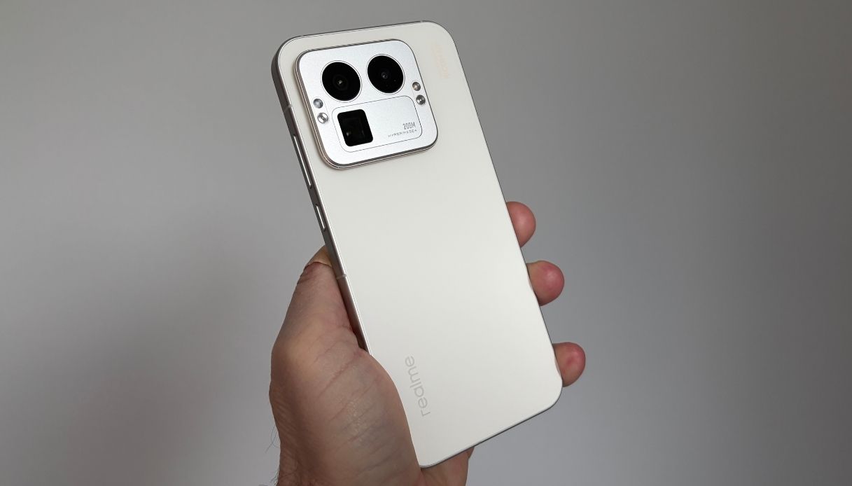 lo smartphone che cambia look e dura due giorni senza ricarica da Dilei.it lo smartphone che cambia look e dura due giorni senza ricarica