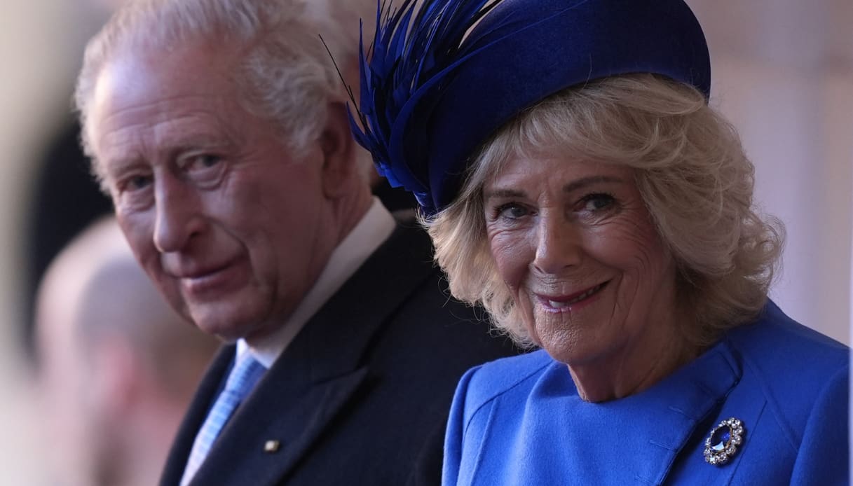 Re Carlo e Camilla, il biglietto di Natale più romantico: scatto a Roma per i 20 anni di matrimonio Re Carlo e Camilla, il biglietto di Natale più romantico: scatto a Roma per i 20 anni di matrimonio