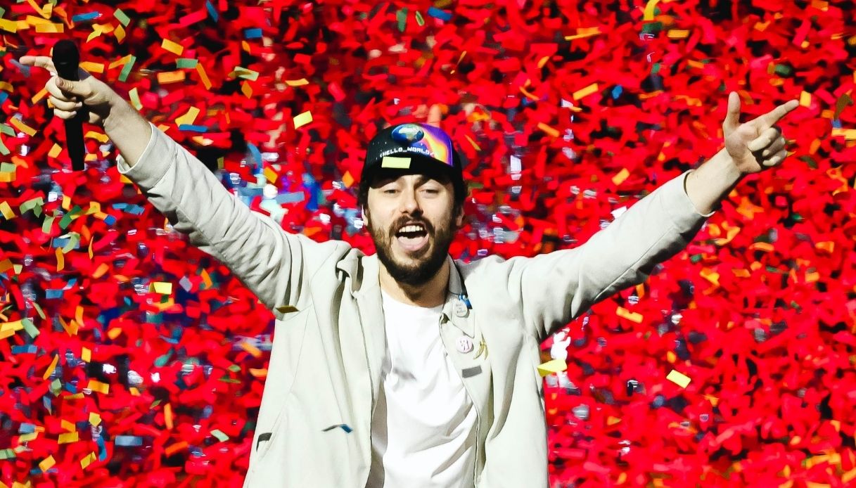 Riccardo Zanotti dei Pinguini Tattici Nucleari è diventato papà: la prima foto