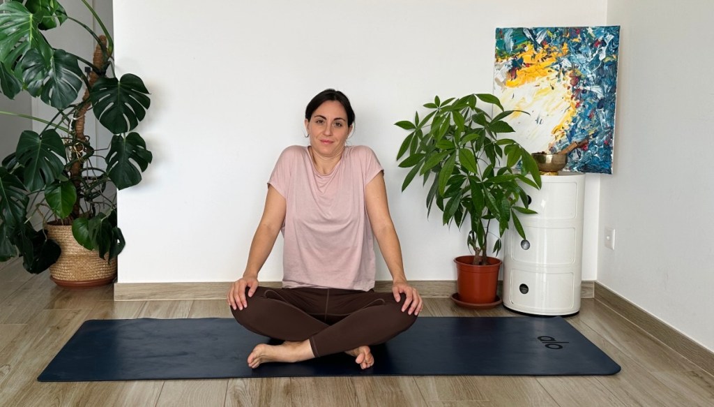yoga posizione spalle lasciar andare