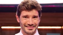 Affari Tuoi, Stefano De Martino si scatena e omaggia Emma Marrone