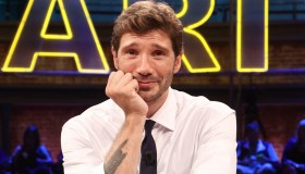 Affari Tuoi, niente regalo di Natale e tante lacrime. Stefano si commuove: “Cuore di mamma”