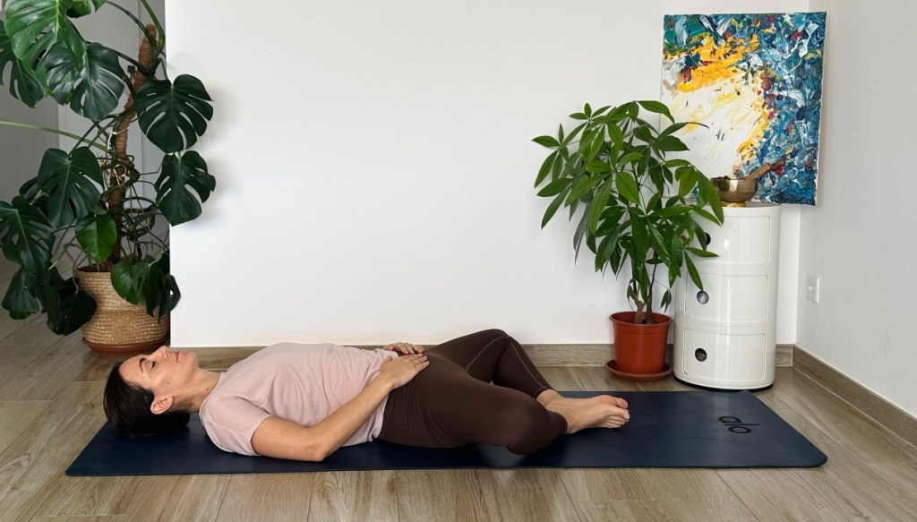 posizione yoga variante farfalla