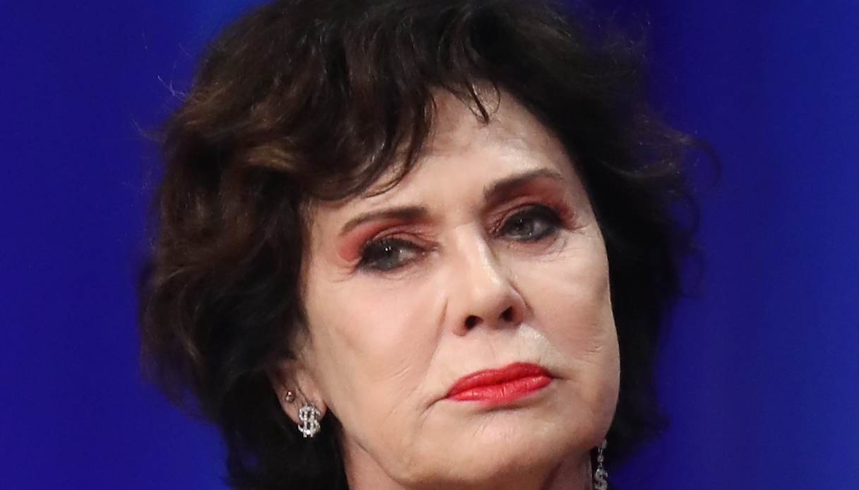 Corinne Cléry a Verissimo: “Ho subito violenze psicologiche da mio figlio”