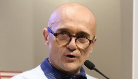 Grande Fratello Vip, chi prende il posto di Alfonso Signorini dopo l’autosospensione