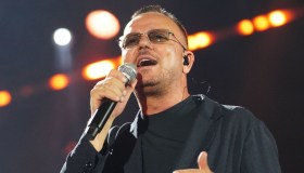 Gigi D’Alessio vittima di fake news: “Non ho subito furti”. Lo sfogo sui social