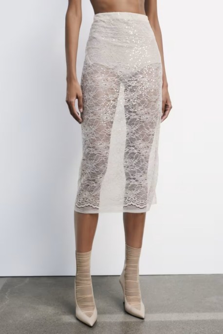 Gonne di tendenza della fredda stagione 2025/26, i modelli con cui sfidare il gelo