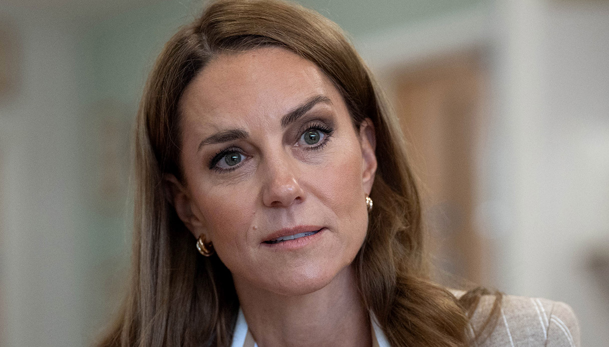 Kate Middleton, l'imperdonabile errore delle calze di nailon con le sneaker