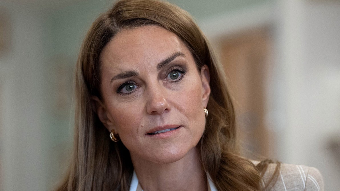 Kate Middleton, l’imperdonabile errore delle calze di nailon con le sneaker